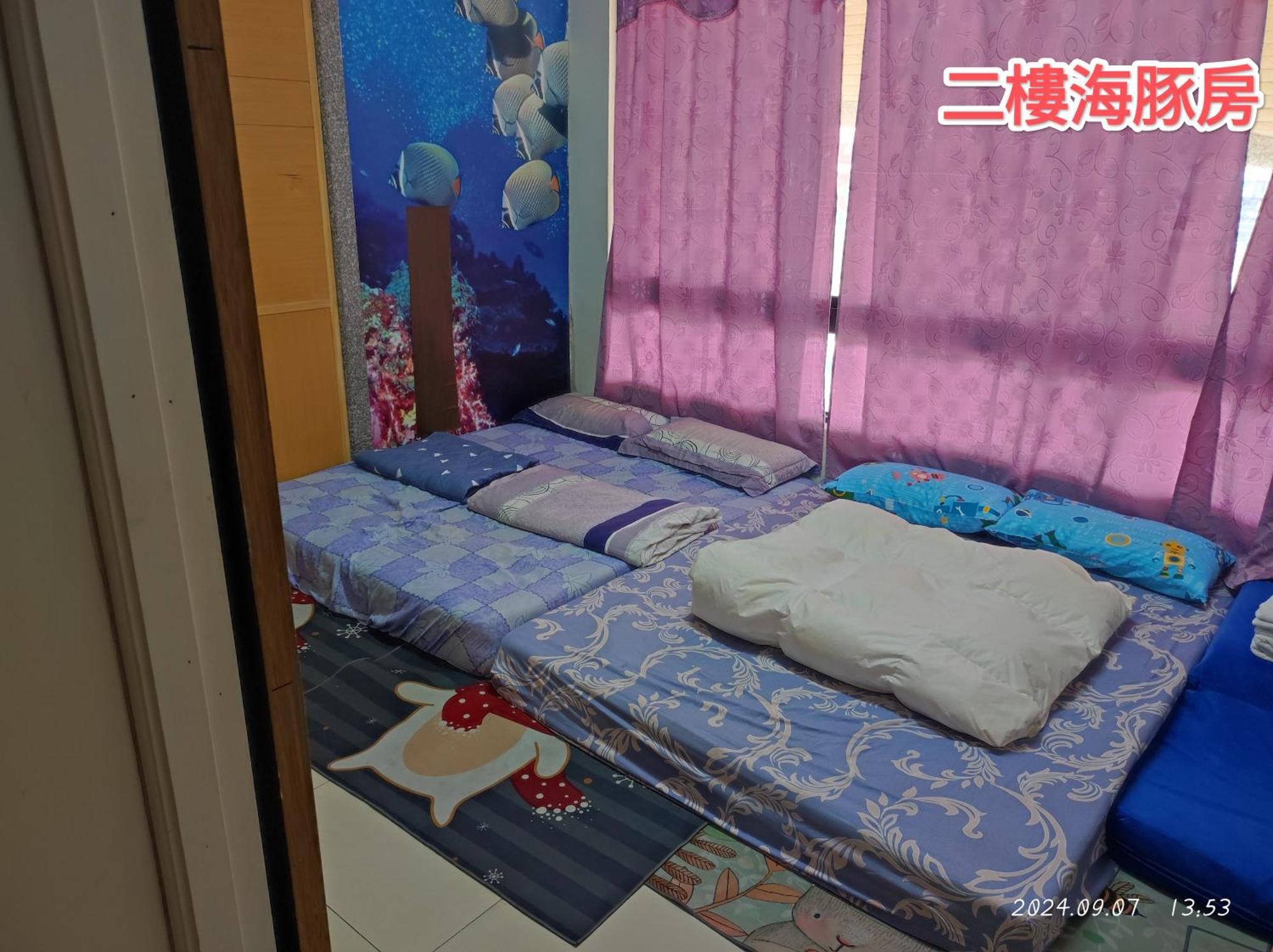 Dolphin Castle Bed & Breakfast Donggang Rom bilde
